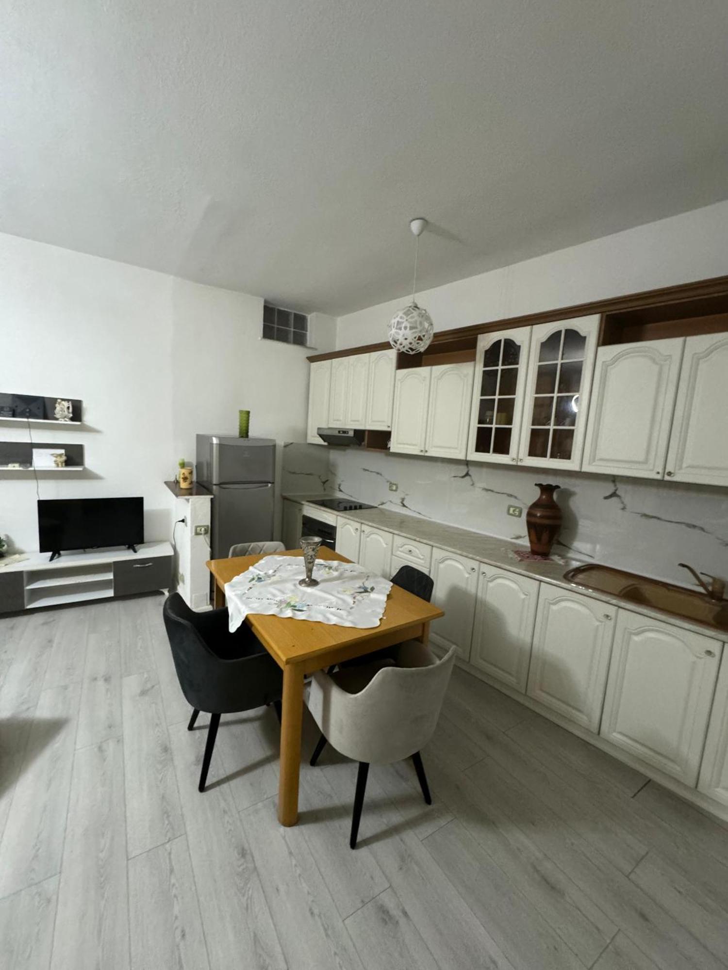 Center Of Tirana Apartment Bagian luar foto